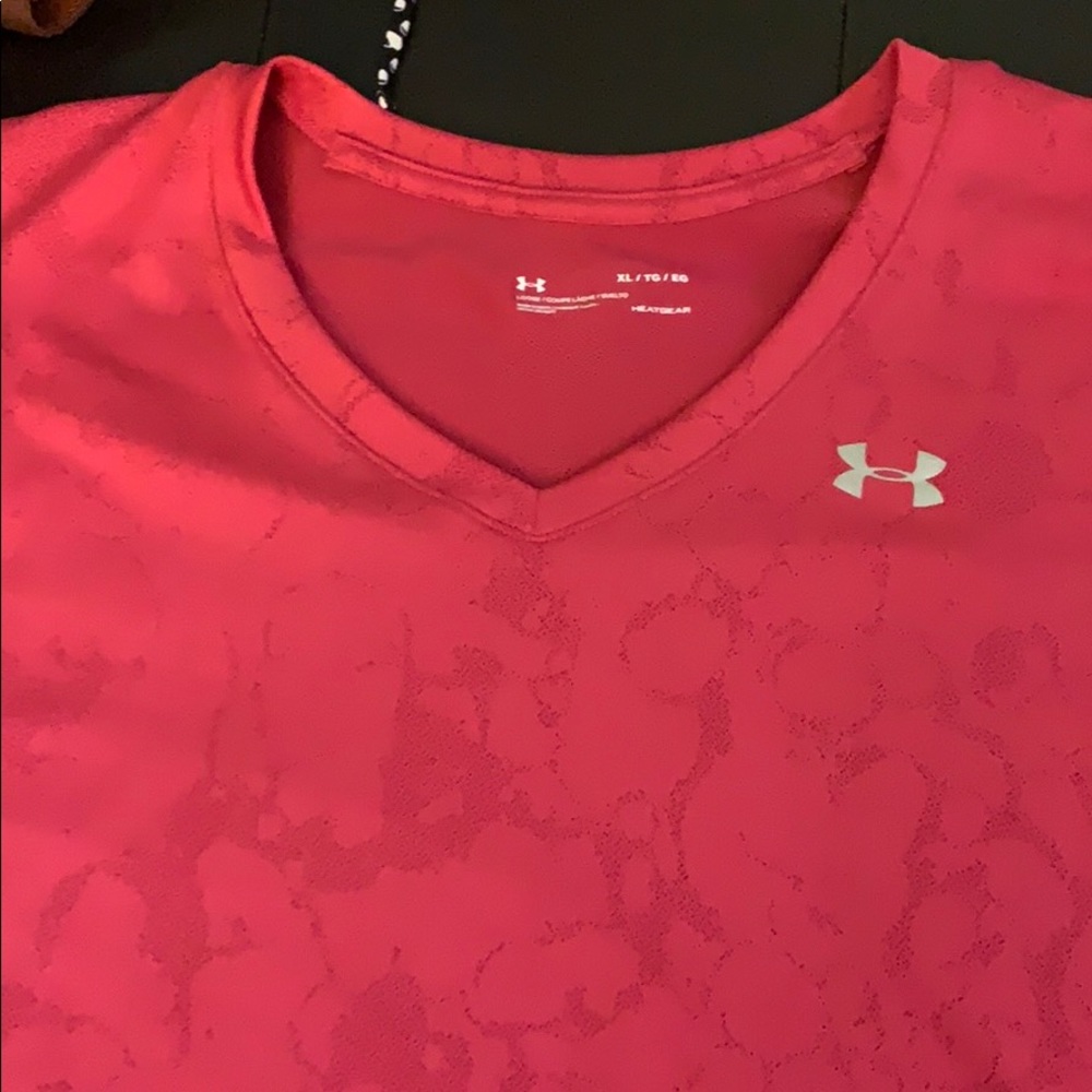Women’s under armor work out shirt